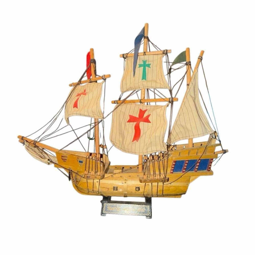 Santa Maria 1492 Collectible Antique Battle model Ship.
